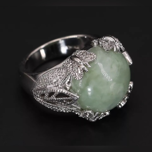VINTAGE Jadeite Green Jade Ring Sterling Silver (marked) 925 - Size 7.5 US - Picture 4 of 9